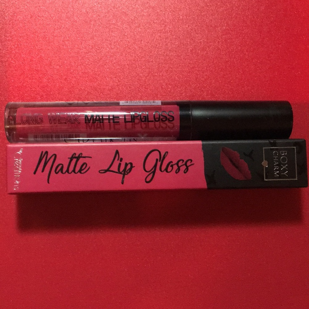 Long Wear Matte Lippy in *Kiss Me*